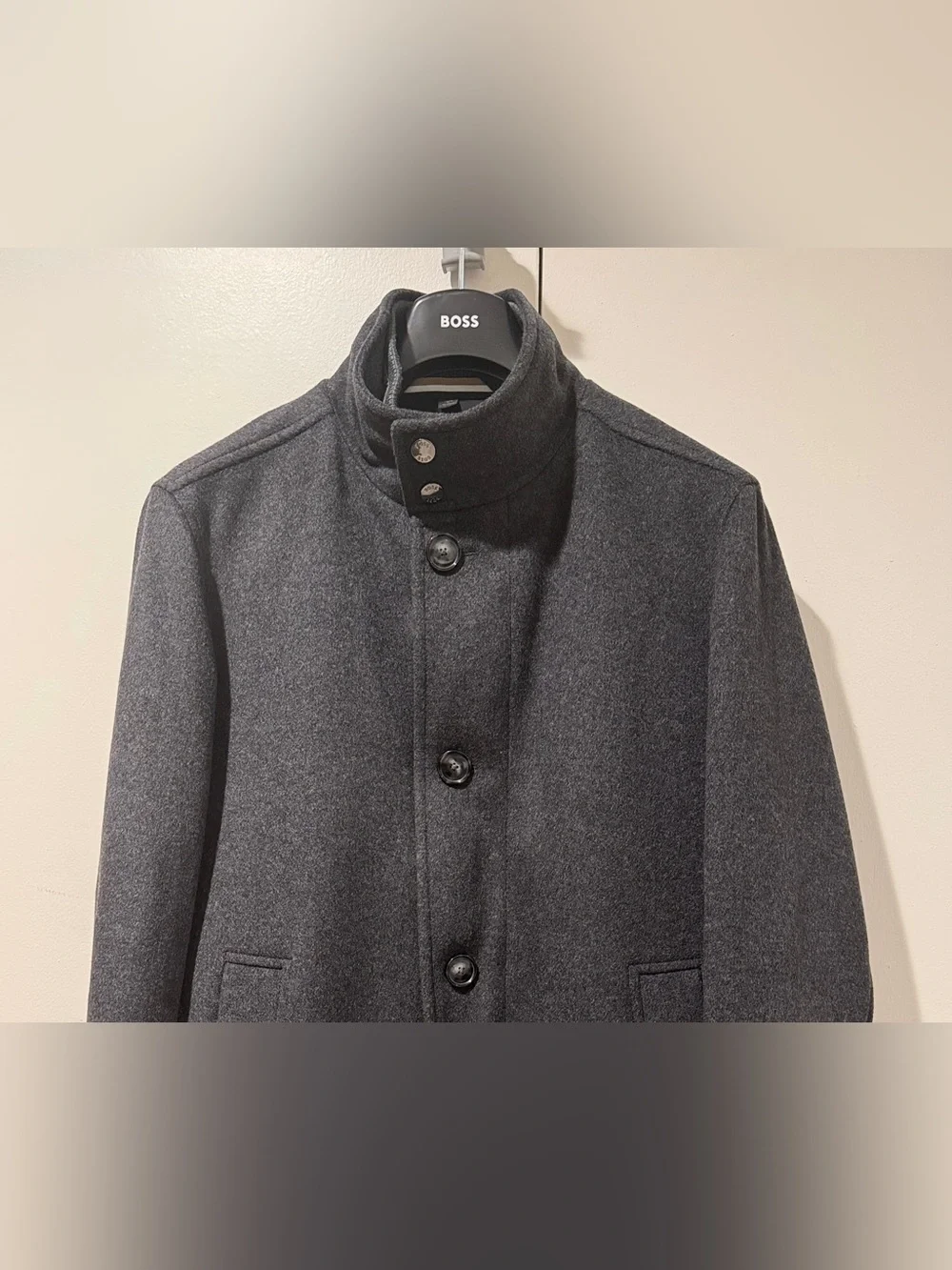Hugo Boss Coxtan Wool-Cashmere Blend Coat in Medium Grey, 38R